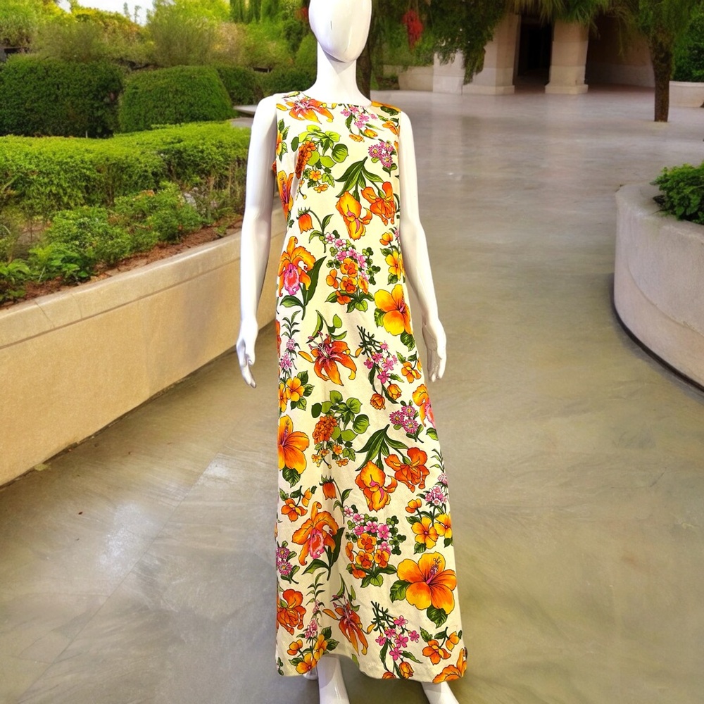 🌼 Vintage Walter Clarke Hawaiian Maxi Dress – Bold Floral 60s/70s